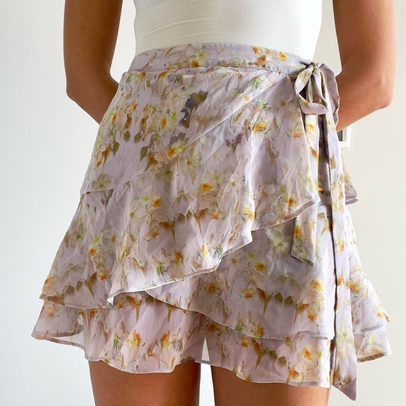 All Saints | Lilac floral "Kasa Momo" mini wrap tie waist crepe skort | Size 4 - Picture 3 of 8